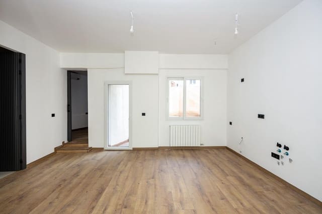 2 bedroom Flat for sale in Centro, Granada city - € 398,000 (Ref: 9504529)