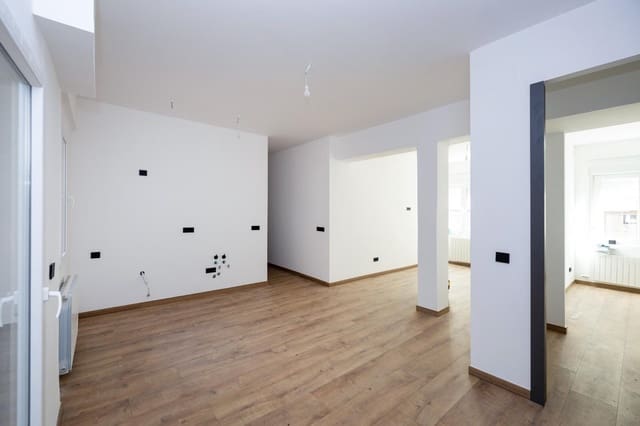 2 bedroom Flat for sale in Centro, Granada city - € 398,000 (Ref: 9504529)