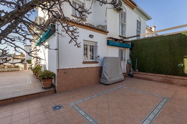 4 quarto Moradia para venda em Peligros com piscina garagem - 315 000 € (Ref: 9504530)