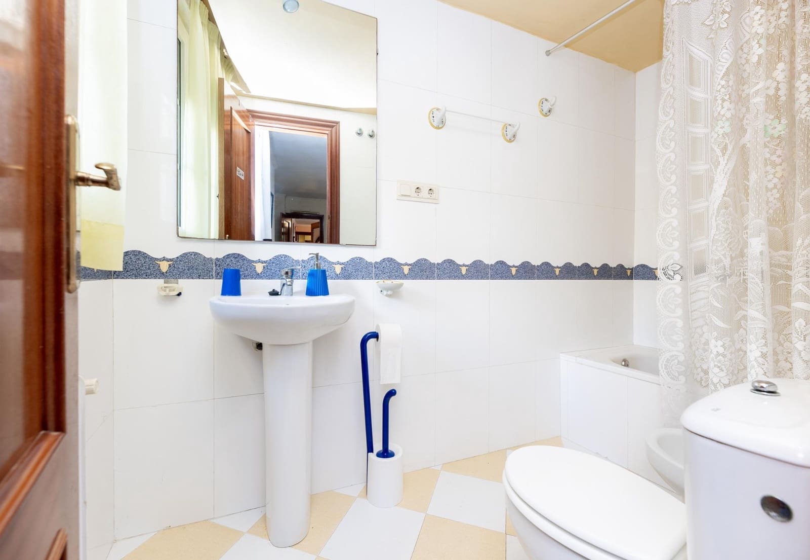 5 sypialnia Willa na sprzedaż w Albolote z basenem garażem - 329 000 € (Ref: 9504546)