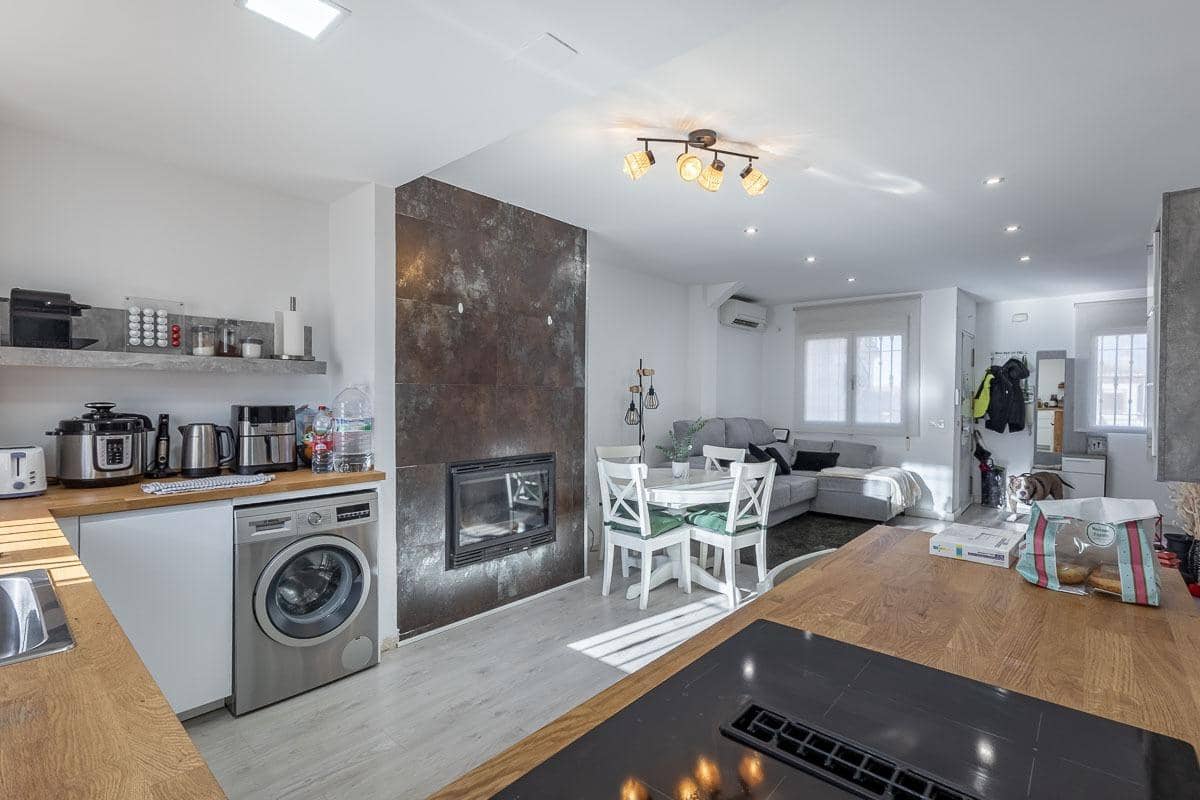 3 makuuhuone Rivitalo myytävänä paikassa Monachil mukana 
autotalli - 250 000 € (Ref: 9504548)