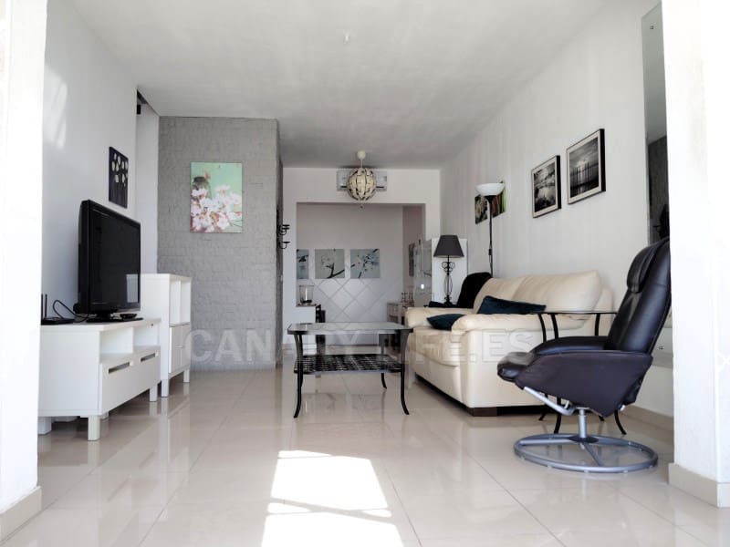 2 bedroom Townhouse for rent in Arguineguin with garage - € 1,450 (Ref: 10008785)