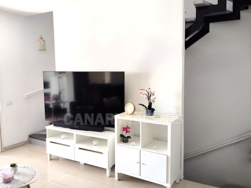 2 bedroom Townhouse for rent in Arguineguin with garage - € 1,450 (Ref: 10008785)
