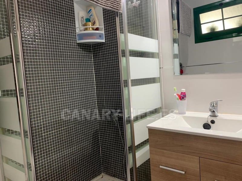 1 makuuhuone Bungalow vuokrattavana paikassa San Bartolome de Tirajana mukana uima-altaan - 1 400 € (Ref: 10030218)