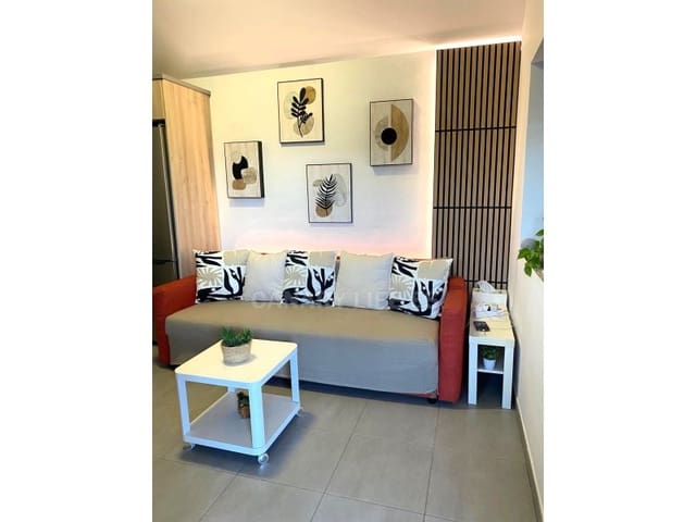 1 makuuhuone Bungalow vuokrattavana paikassa Campo Internacional, San Bartolomé de Tirajana mukana uima-altaan - 1 400 € (Ref: 10030218)