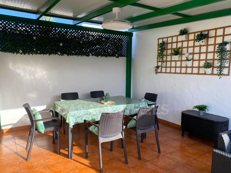 1 makuuhuone Bungalow vuokrattavana paikassa San Bartolome de Tirajana mukana uima-altaan - 1 400 € (Ref: 10030218)
