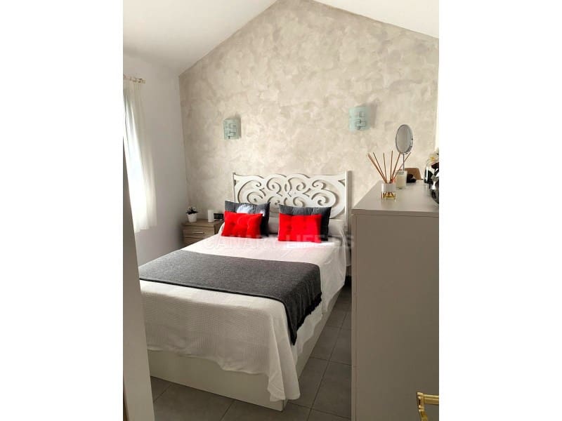 1 makuuhuone Bungalow vuokrattavana paikassa San Bartolome de Tirajana mukana uima-altaan - 1 400 € (Ref: 10030218)