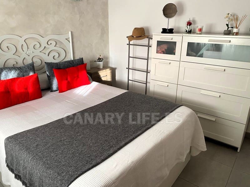 1 makuuhuone Bungalow vuokrattavana paikassa San Bartolome de Tirajana mukana uima-altaan - 1 400 € (Ref: 10030218)