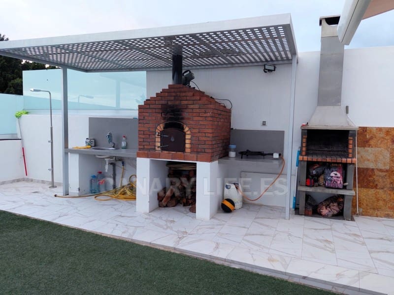 2 slaapkamer Villa te huur in Playa del Ingles met zwembad - € 2.900 (Ref: 10078172)