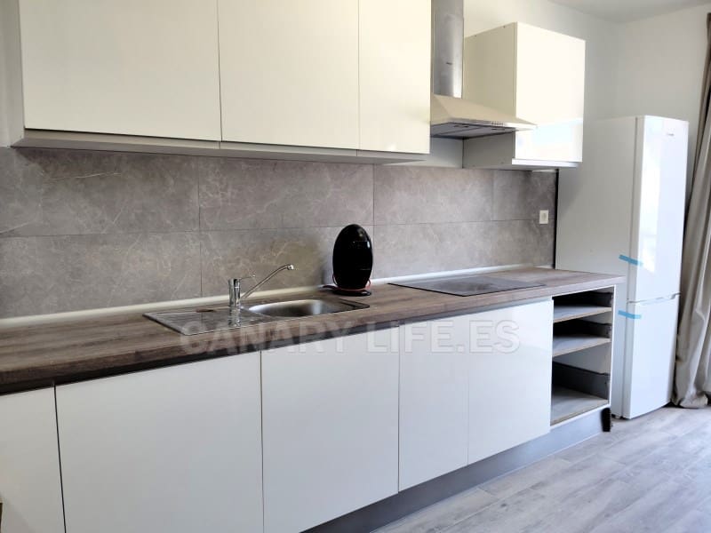 Appartement de 2 chambres à louer à San Bartolome de Tirajana - 1 100 € (Ref: 9114548)