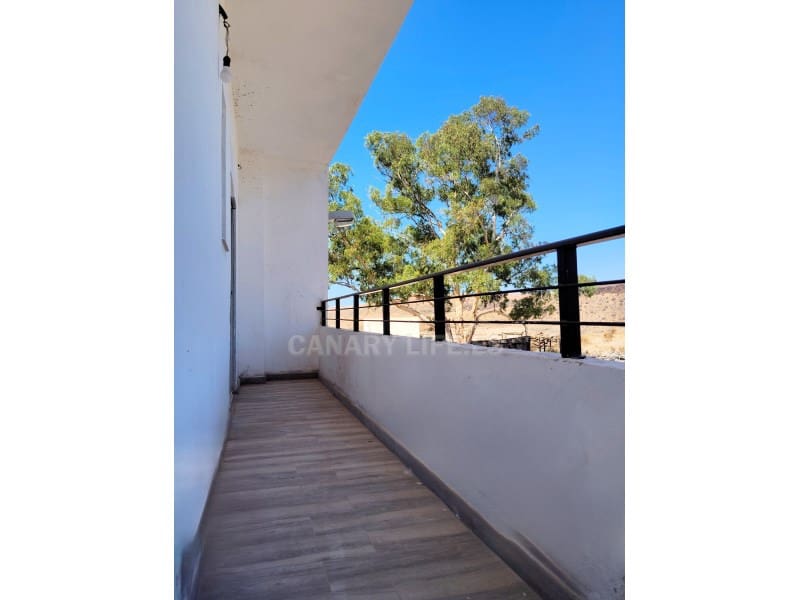 Appartement de 2 chambres à louer à San Bartolome de Tirajana - 1 100 € (Ref: 9114548)