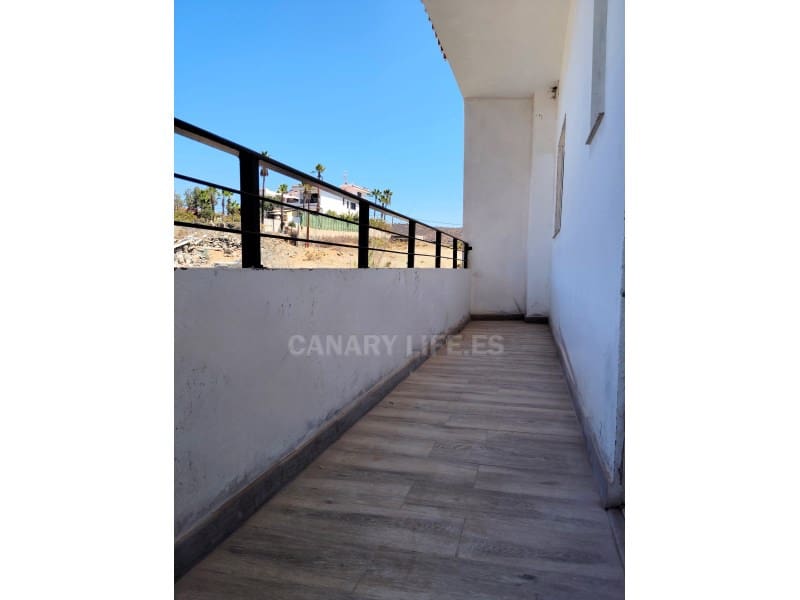 Appartement de 2 chambres à louer à San Bartolome de Tirajana - 1 100 € (Ref: 9114548)