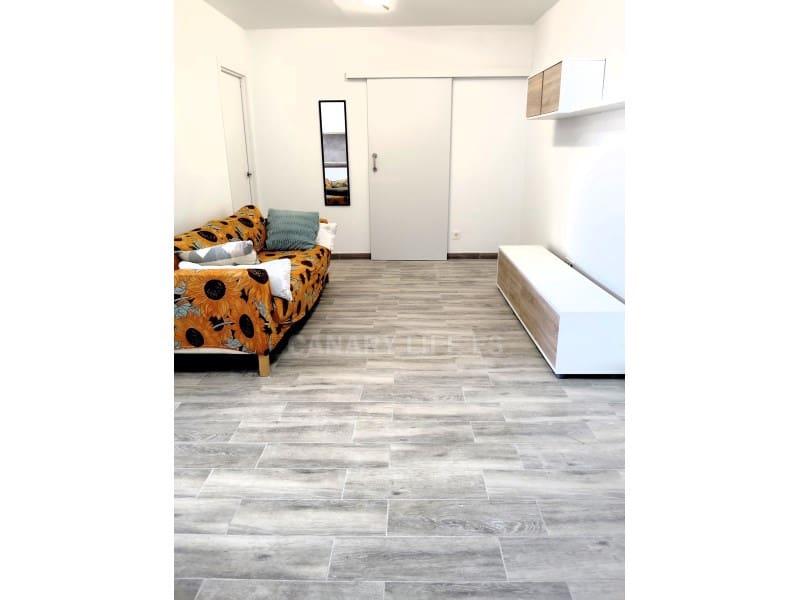 Appartement de 2 chambres à louer à San Bartolome de Tirajana - 1 100 € (Ref: 9114548)