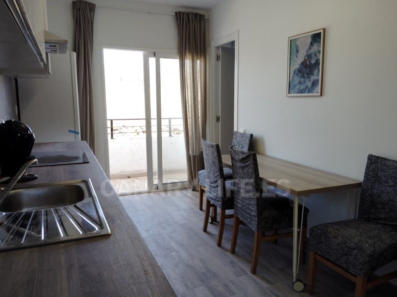 Appartement de 2 chambres à louer à San Bartolome de Tirajana - 1 100 € (Ref: 9114548)