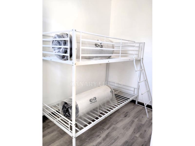 Appartement de 2 chambres à louer à San Bartolome de Tirajana - 1 100 € (Ref: 9114548)