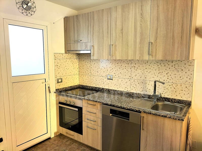 2 soverom Leilighet til leie i Sonneland - € 1 300 (Ref: 9114553)