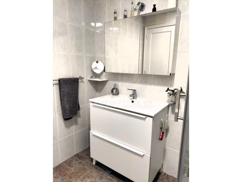 2 soverom Leilighet til leie i Sonneland - € 1 300 (Ref: 9114553)