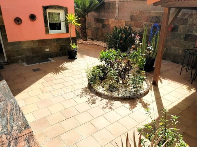 2 soverom Kjedet enebolig til leie i Arguineguín, Mogán med garasje - € 1 650 (Ref: 9154339)