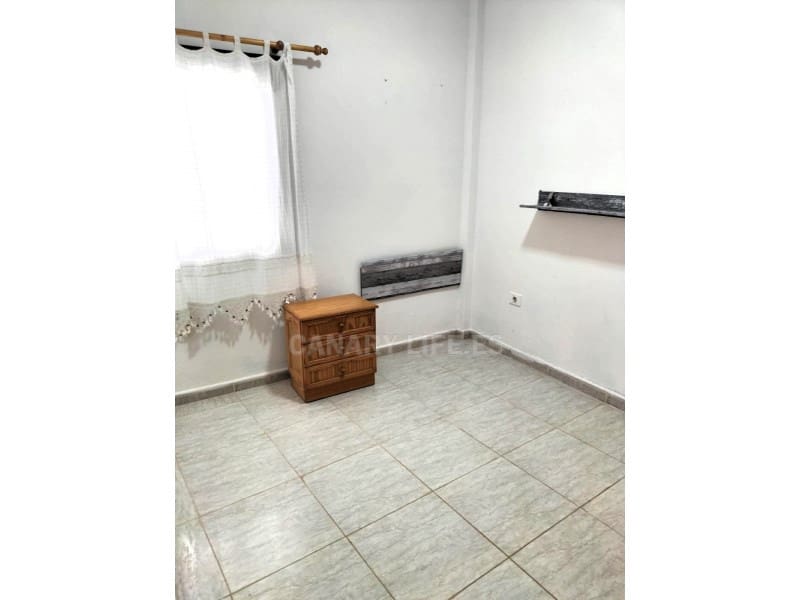 Apartamento de 2 habitaciones en San Bartolomé de Tirajana en alquiler - 800 € (Ref: 9677079)
