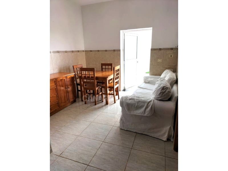 Apartamento de 2 habitaciones en San Bartolomé de Tirajana en alquiler - 800 € (Ref: 9677079)