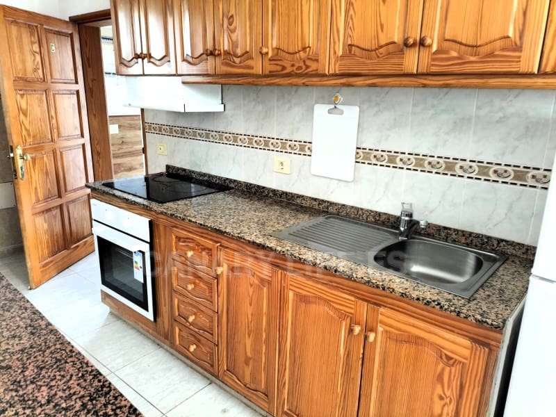 Apartamento de 2 habitaciones en San Bartolomé de Tirajana en alquiler - 800 € (Ref: 9677079)