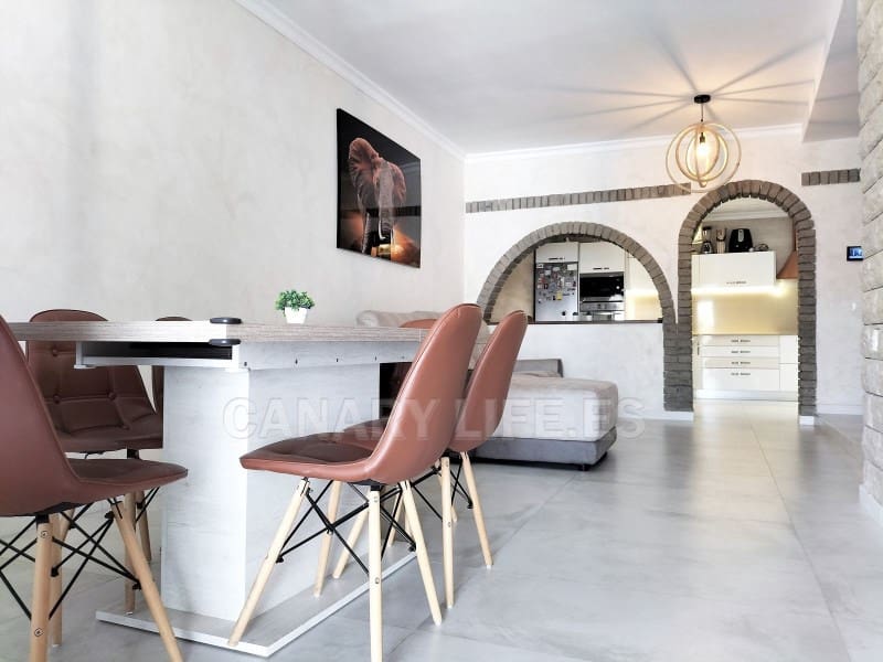 2 bedroom Semi-detached Villa for sale in Arguineguin with garage - € 419,000 (Ref: 9955702)
