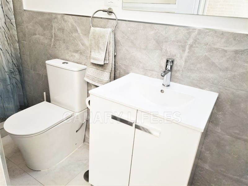 2 bedroom Semi-detached Villa for sale in Arguineguin with garage - € 419,000 (Ref: 9955702)