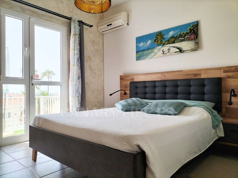 2 bedroom Semi-detached Villa for sale in Arguineguin with garage - € 419,000 (Ref: 9955702)