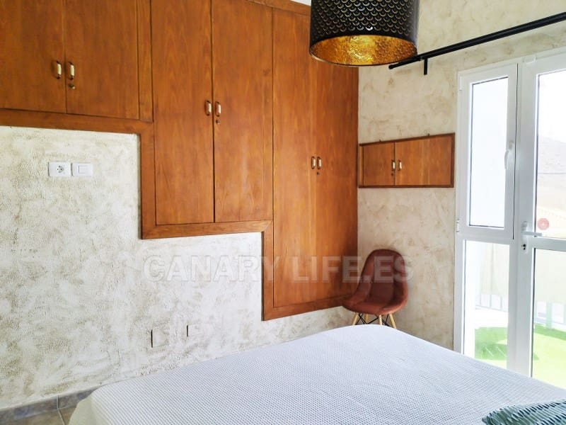 2 bedroom Semi-detached Villa for sale in Arguineguin with garage - € 419,000 (Ref: 9955702)
