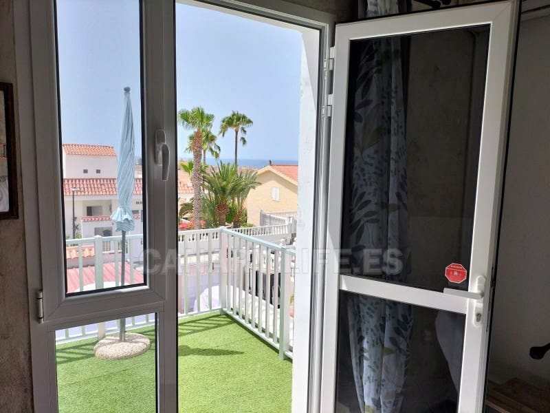 2 bedroom Semi-detached Villa for sale in Arguineguin with garage - € 419,000 (Ref: 9955702)