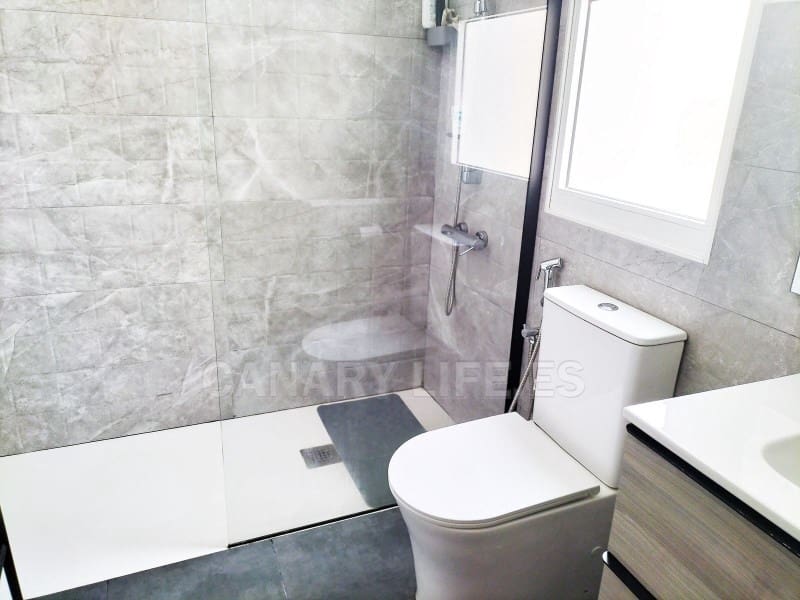 2 bedroom Semi-detached Villa for sale in Arguineguin with garage - € 419,000 (Ref: 9955702)