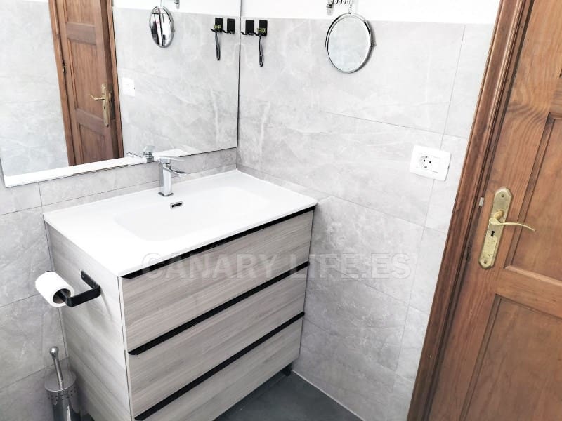 2 bedroom Semi-detached Villa for sale in Arguineguin with garage - € 419,000 (Ref: 9955702)