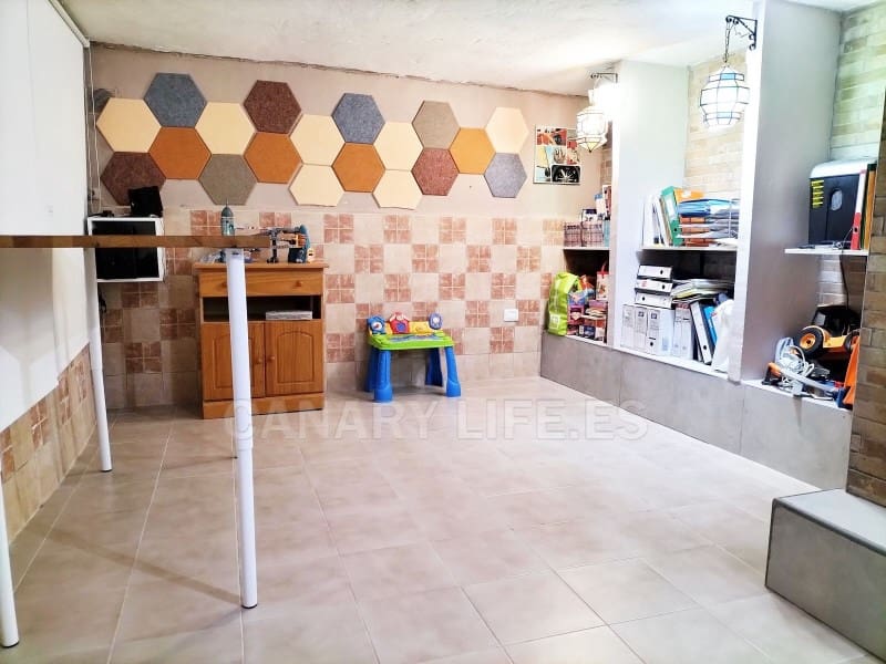 2 bedroom Semi-detached Villa for sale in Arguineguin with garage - € 419,000 (Ref: 9955702)