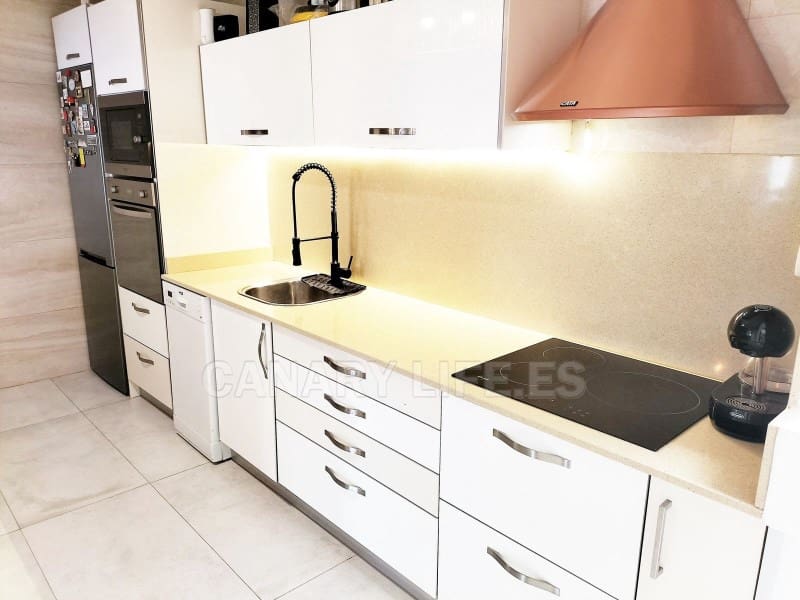 2 bedroom Semi-detached Villa for sale in Arguineguin with garage - € 419,000 (Ref: 9955702)