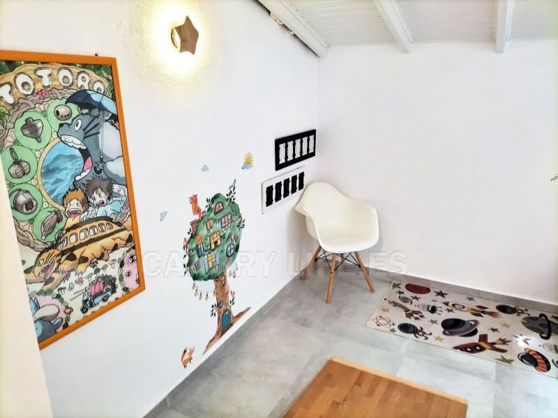 2 bedroom Semi-detached Villa for sale in Arguineguin with garage - € 419,000 (Ref: 9955702)