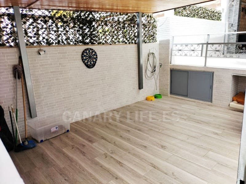 2 bedroom Semi-detached Villa for sale in Arguineguin with garage - € 419,000 (Ref: 9955702)