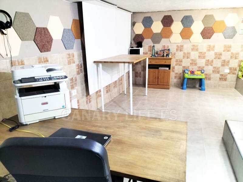 2 bedroom Semi-detached Villa for sale in Arguineguin with garage - € 419,000 (Ref: 9955702)