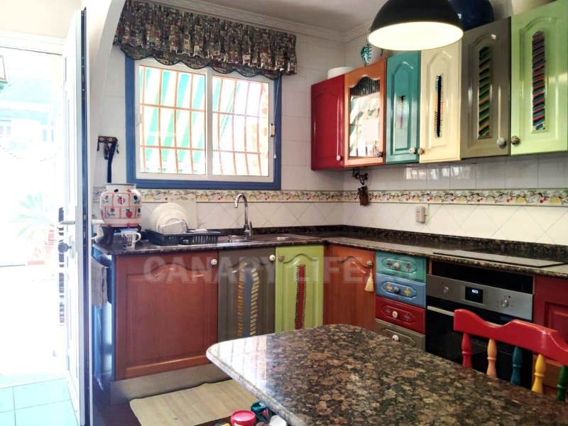 3 sovrum Semi-fristående Villa att hyra i Arguineguin med garage - 2 000 € (Ref: 9984553)