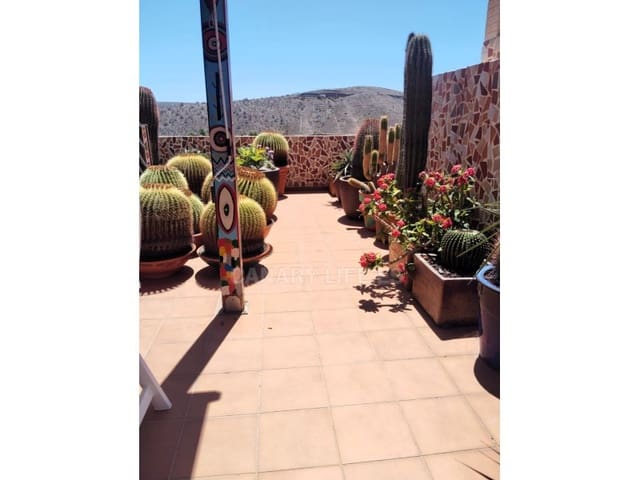 3 bedroom Semi-detached Villa for rent in Arguineguín, Mogán with garage - € 1,900 (Ref: 9984553)
