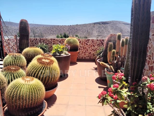 3 bedroom Semi-detached Villa for rent in Arguineguín, Mogán with garage - € 1,900 (Ref: 9984553)