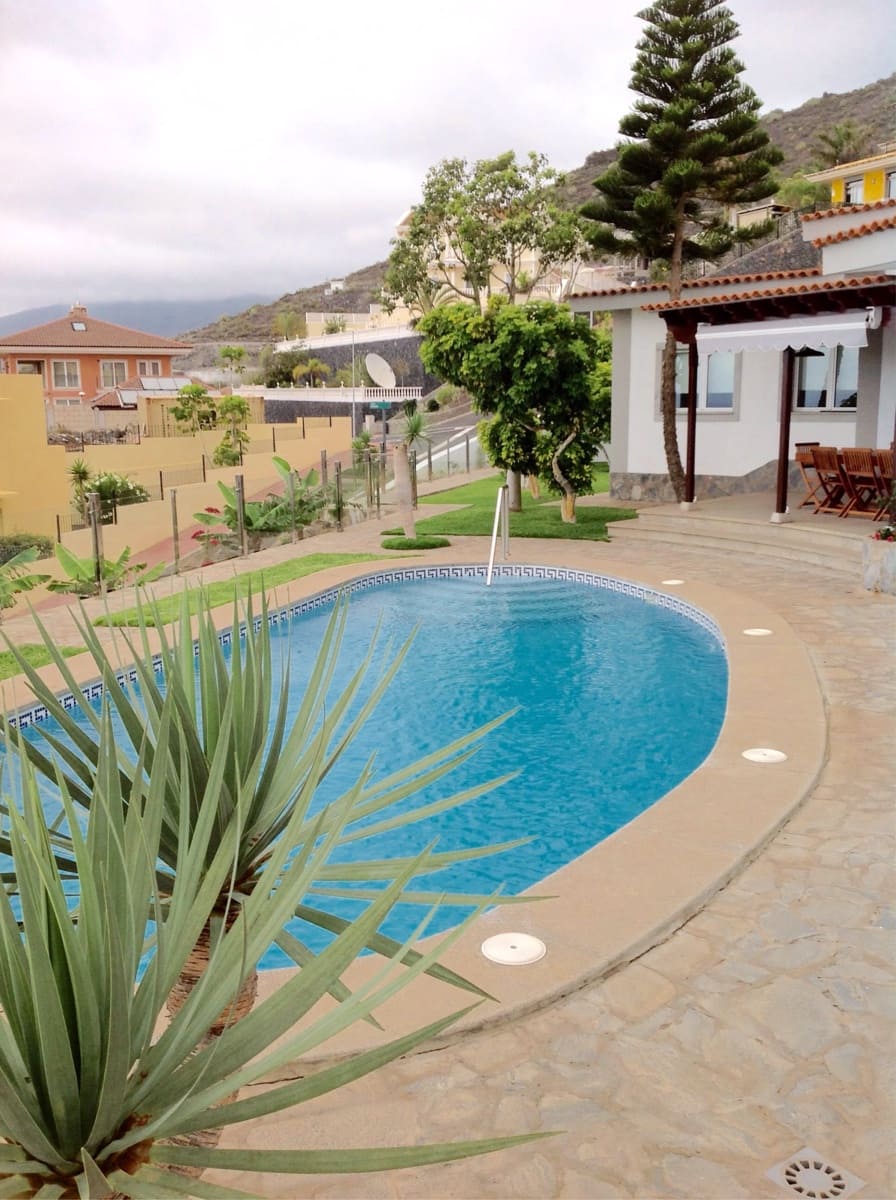 4 Zimmer Villa zu verkaufen in Roque del Conde mit Pool - 1.350.000 € (Ref: 8206535)