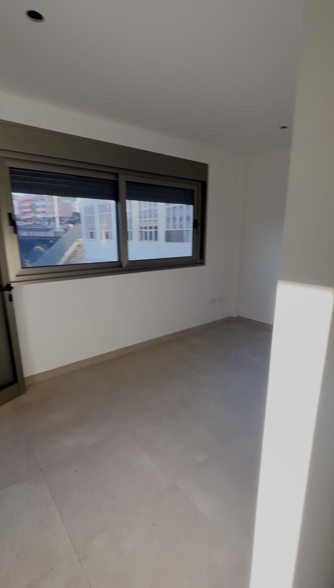 Apartamento de 3 habitaciones en Santa Cruz de Tenerife en venta con piscina garaje - 480.000 € (Ref: 8944839)