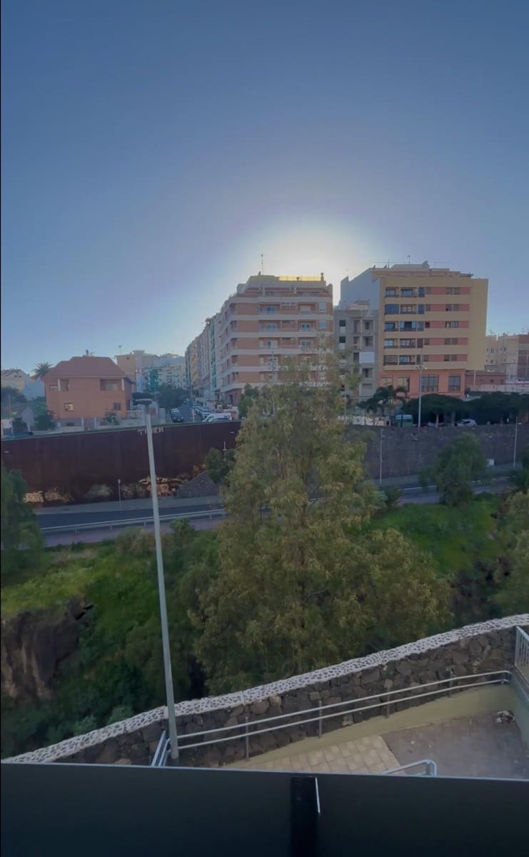 Apartamento de 3 habitaciones en Santa Cruz de Tenerife en venta con piscina garaje - 480.000 € (Ref: 8944839)