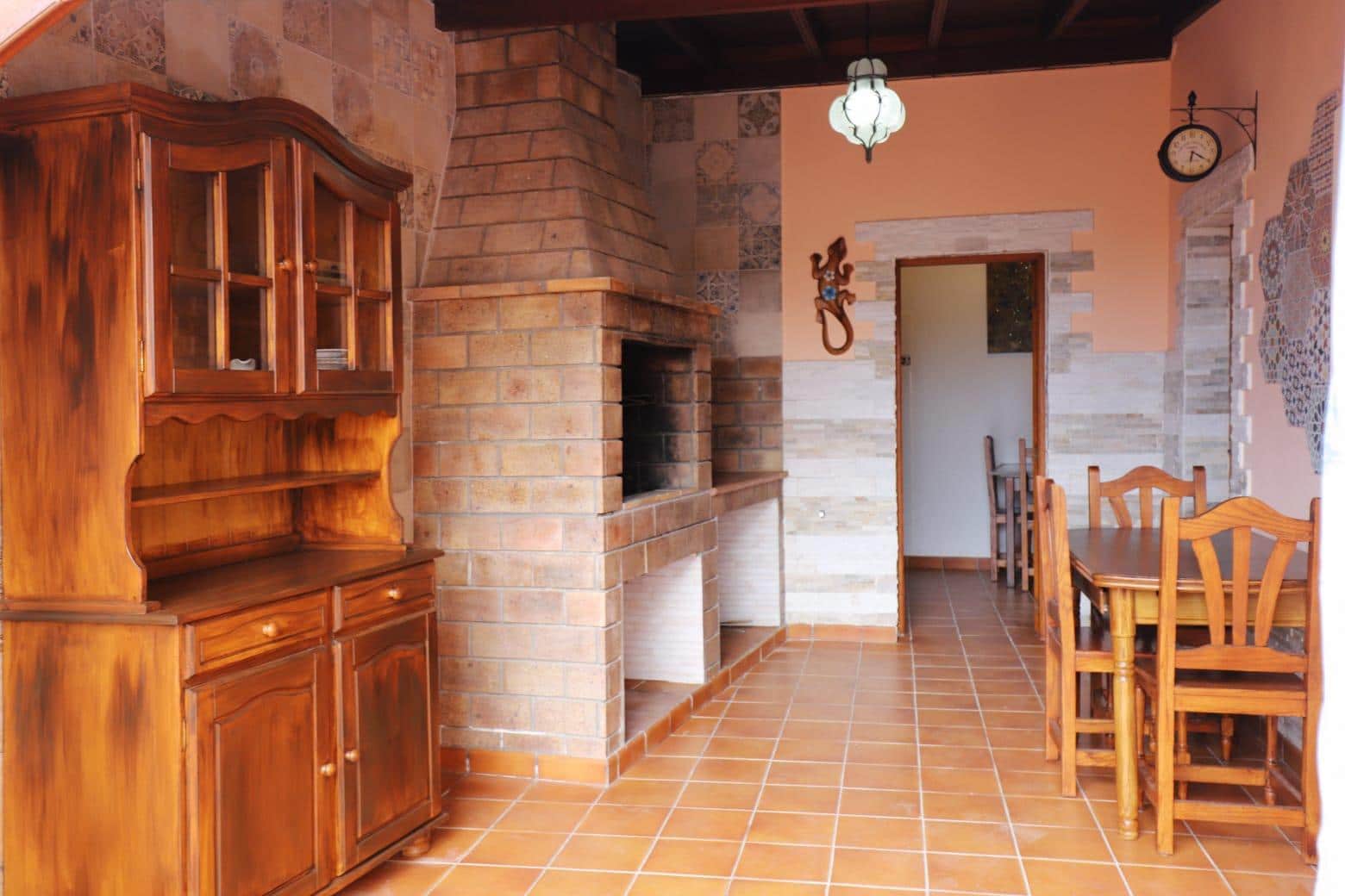 5 soverom Villa til salgs i Los Silos med garasje - € 650 000 (Ref: 8944841)