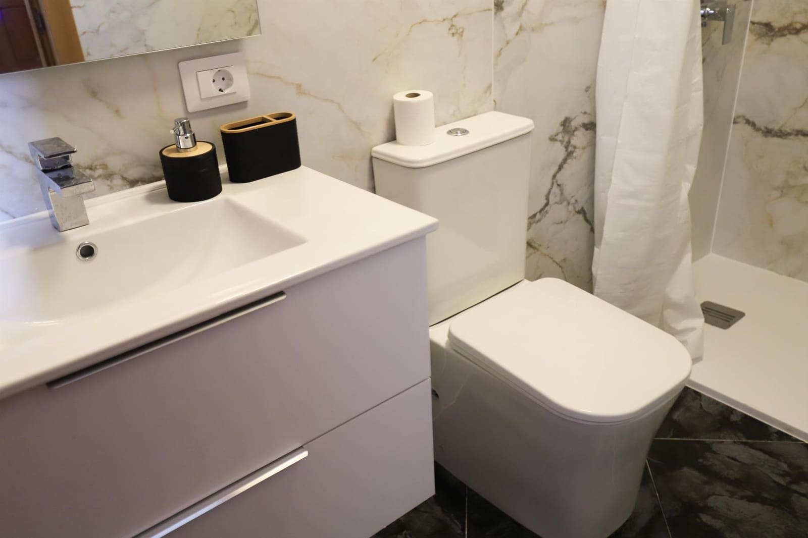 5 soverom Villa til salgs i Los Silos med garasje - € 650 000 (Ref: 8944841)