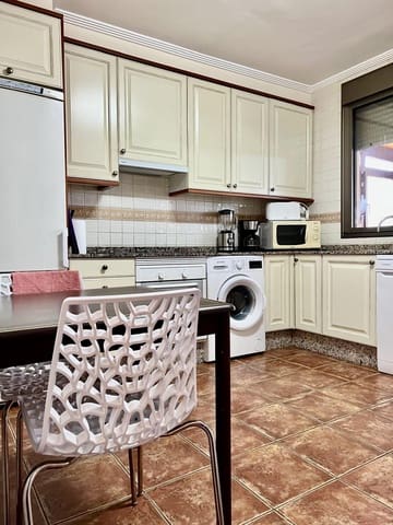 Chalet de 2 habitaciones en Granadilla de Abona en venta con piscina garaje - 390.000 € (Ref: 8944843)