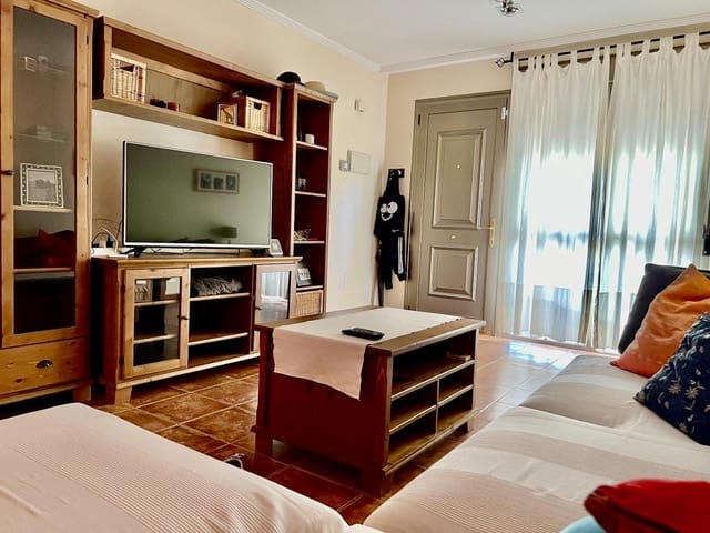 Chalet de 2 habitaciones en Granadilla de Abona en venta con piscina garaje - 390.000 € (Ref: 8944843)