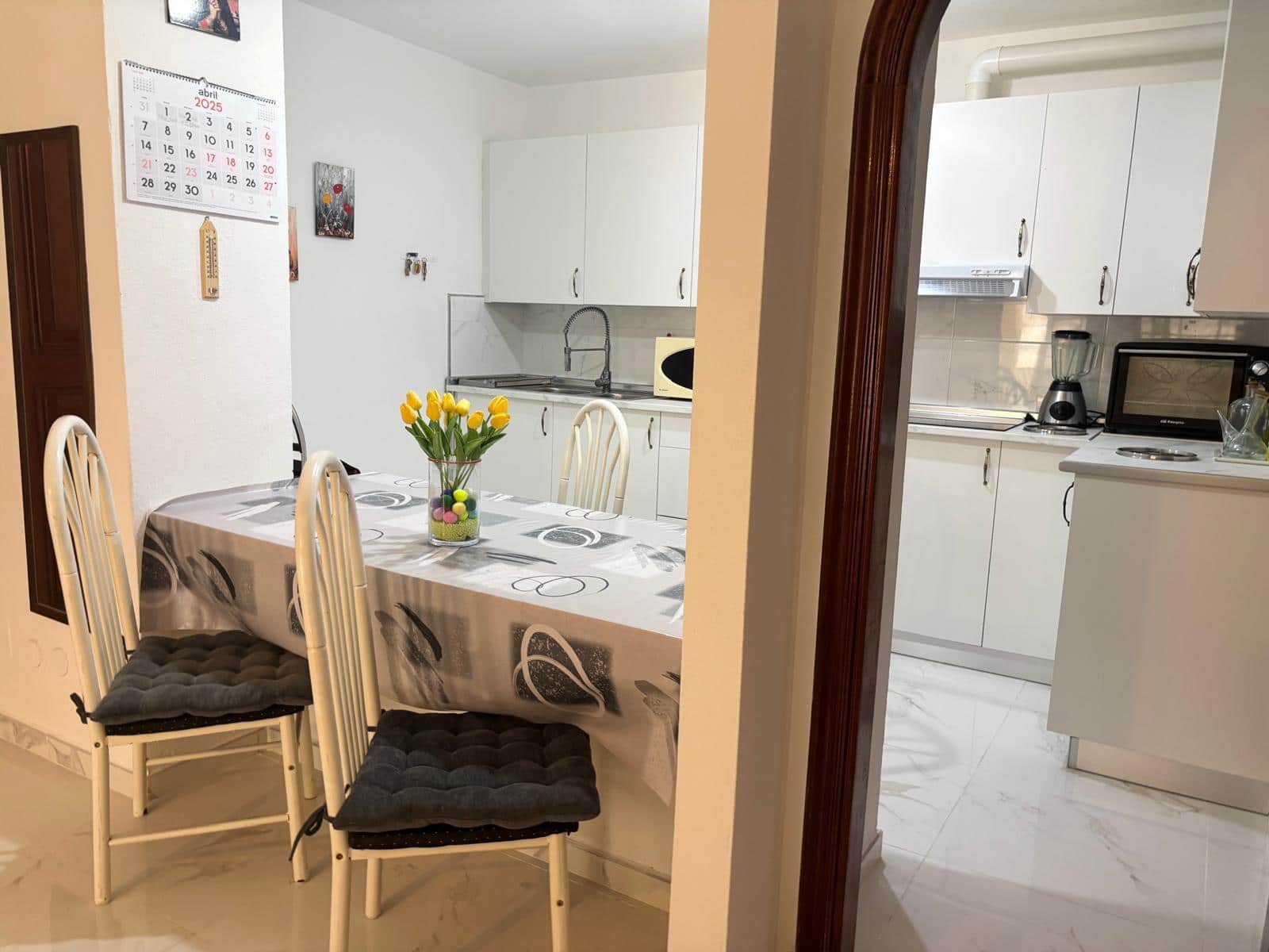 2 bedroom Apartment for sale in Los Cristianos - € 380,000 (Ref: 8956362)