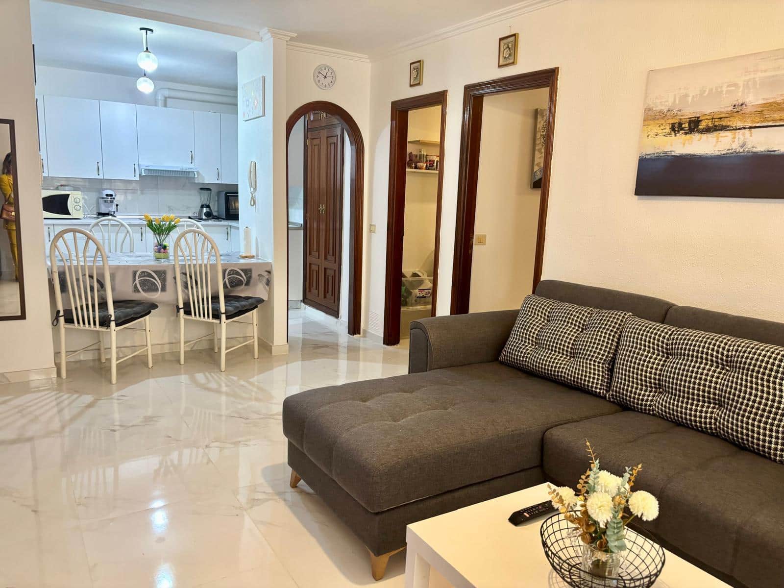 2 bedroom Apartment for sale in Los Cristianos - € 380,000 (Ref: 8956362)