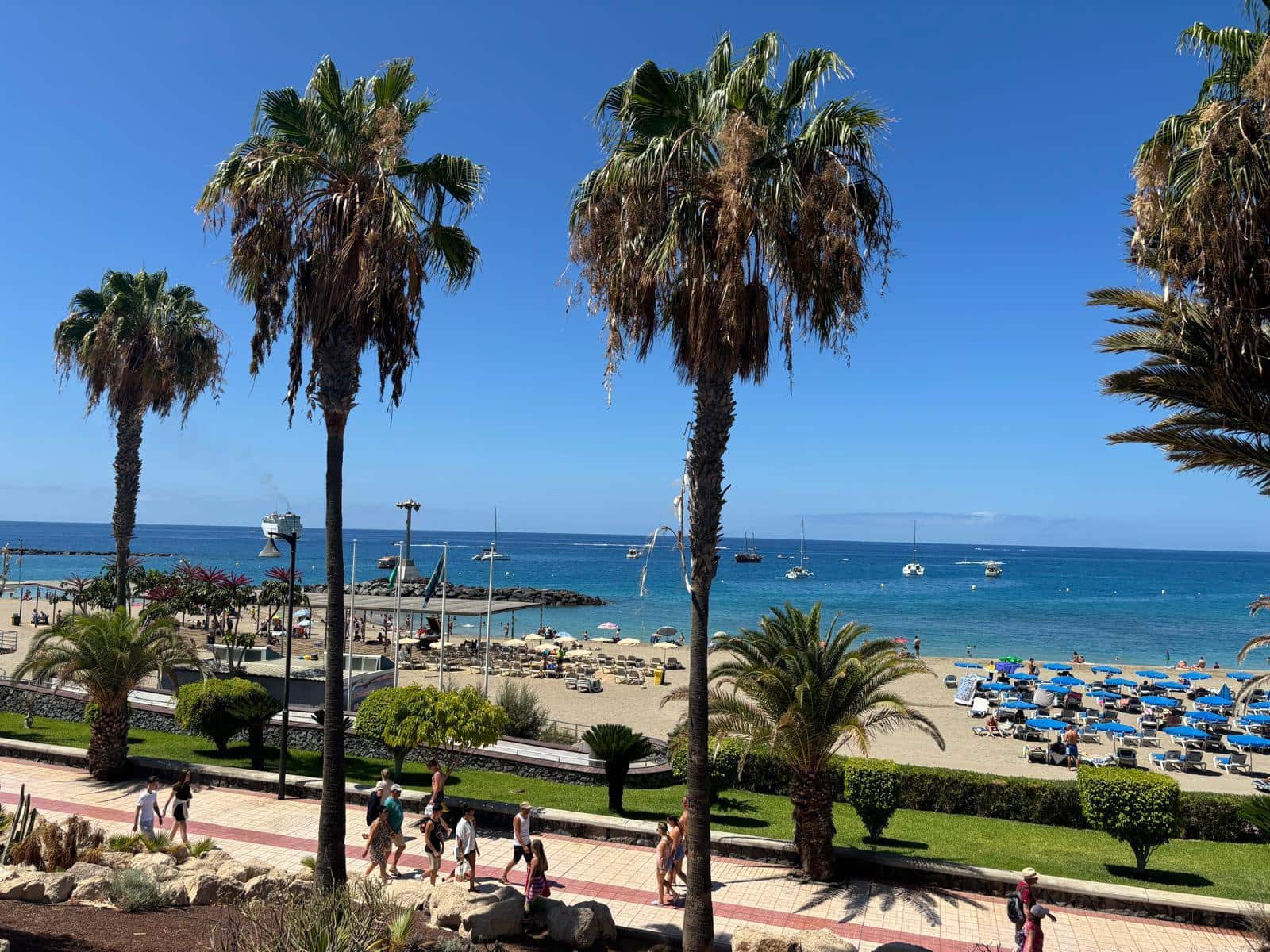 2 bedroom Apartment for sale in Los Cristianos - € 380,000 (Ref: 8956362)